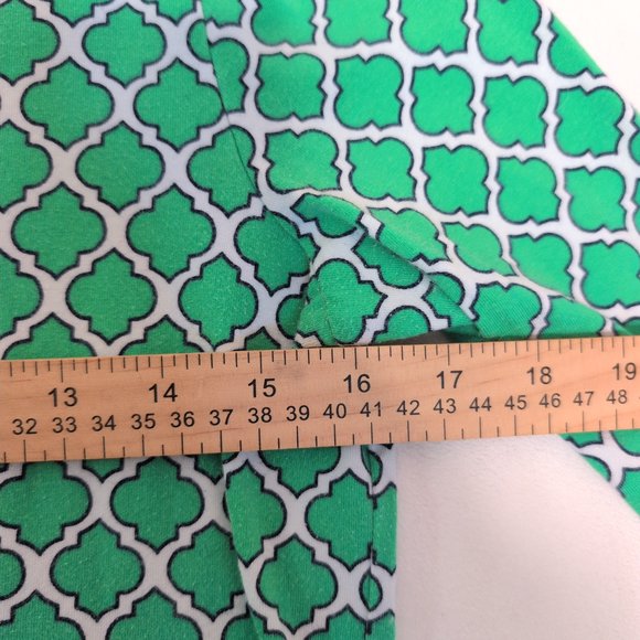 Crown & Ivy Green Geometric 3/4-Sleeve Petite Shift Dress - Picture 8 of 10